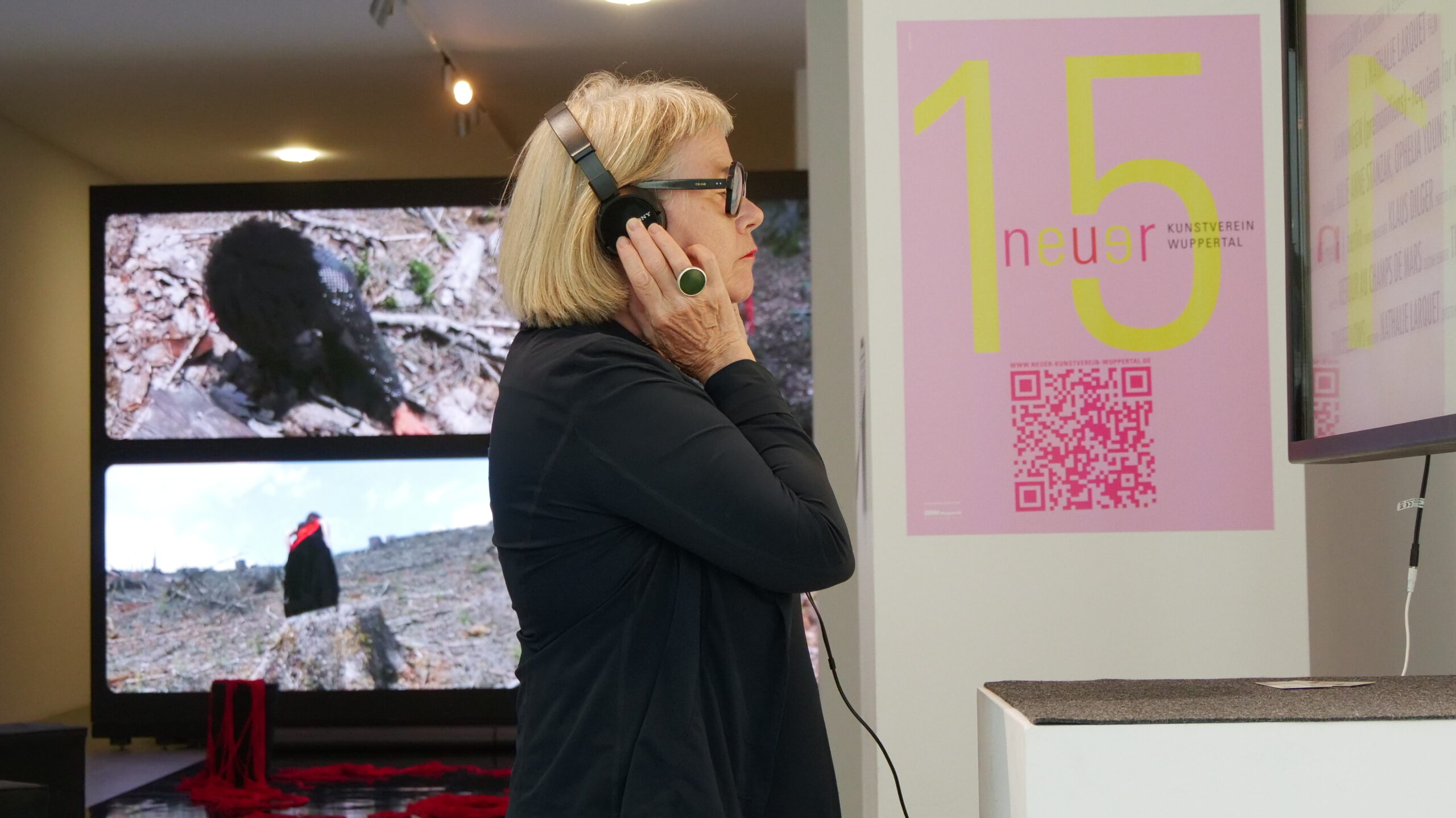 Ausstellungseroeffnung-REQUIEM-Neuer-Kunstverein©TANZweb.org12-scaled